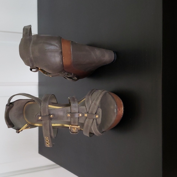 Elle wedges, size 9, minor scuffs - Picture 2 of 8